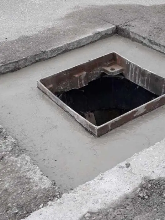 Niveliranje šahta - svježi beton oko okvira poklopca